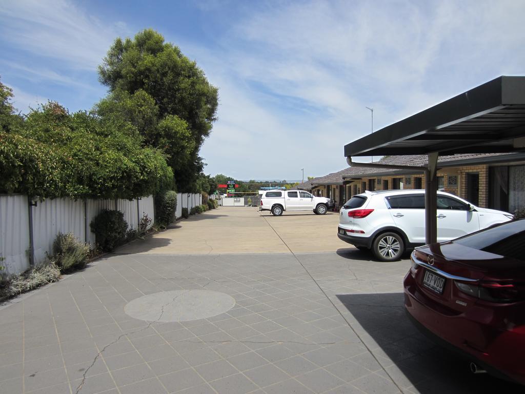 Cowra Crest Motel Zewnętrze zdjęcie
