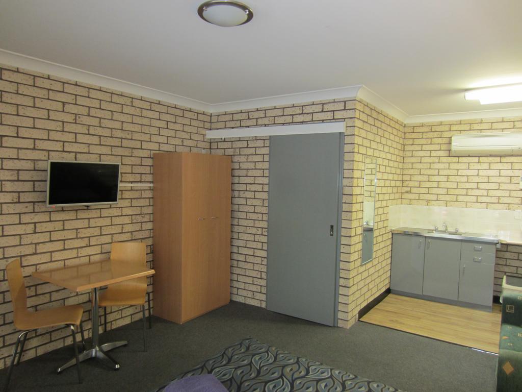Cowra Crest Motel Zewnętrze zdjęcie