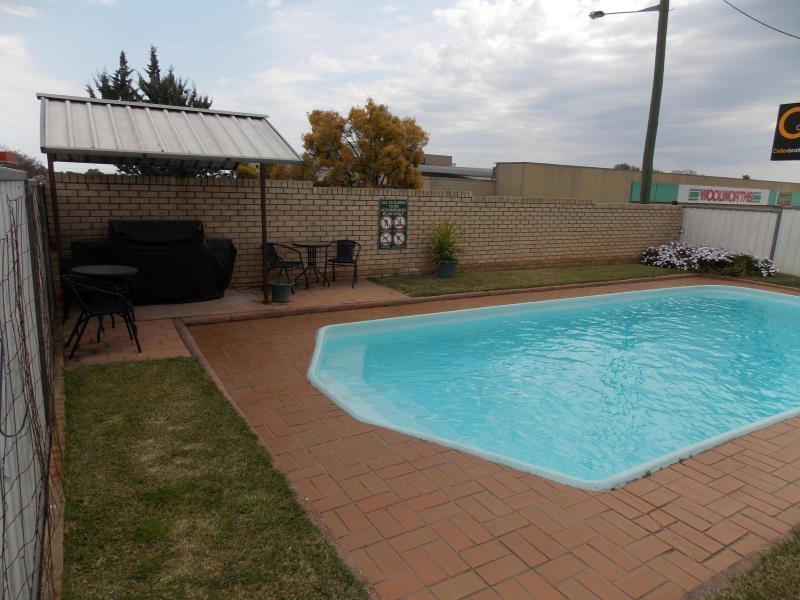 Cowra Crest Motel Zewnętrze zdjęcie