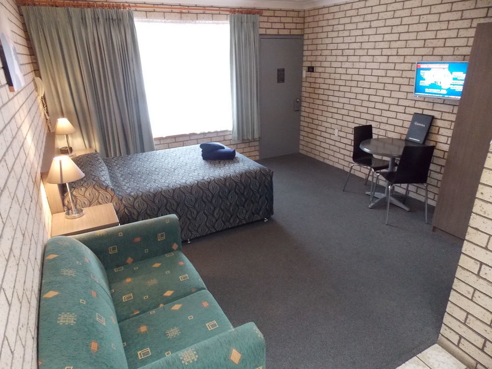 Cowra Crest Motel Zewnętrze zdjęcie