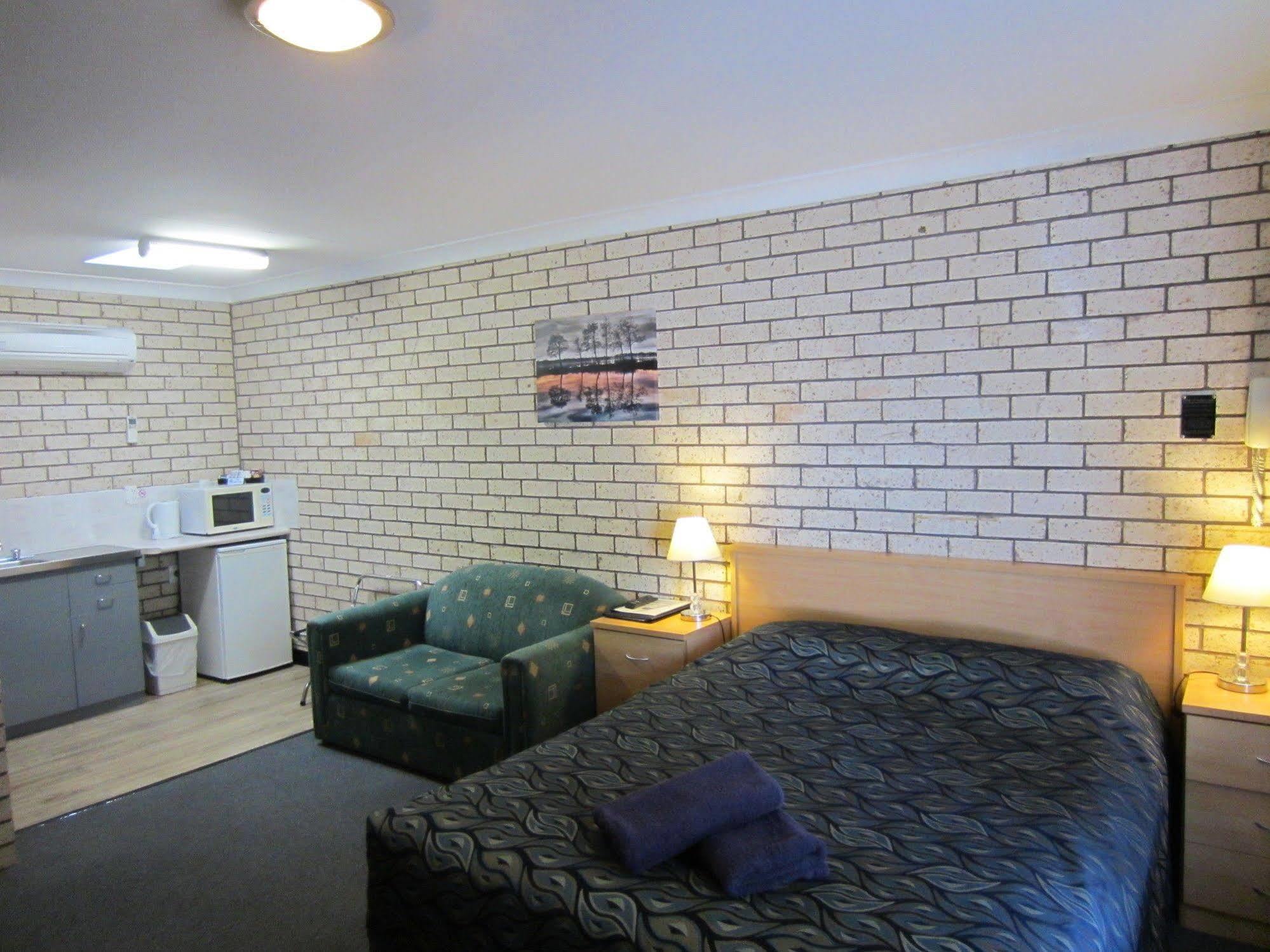 Cowra Crest Motel Zewnętrze zdjęcie