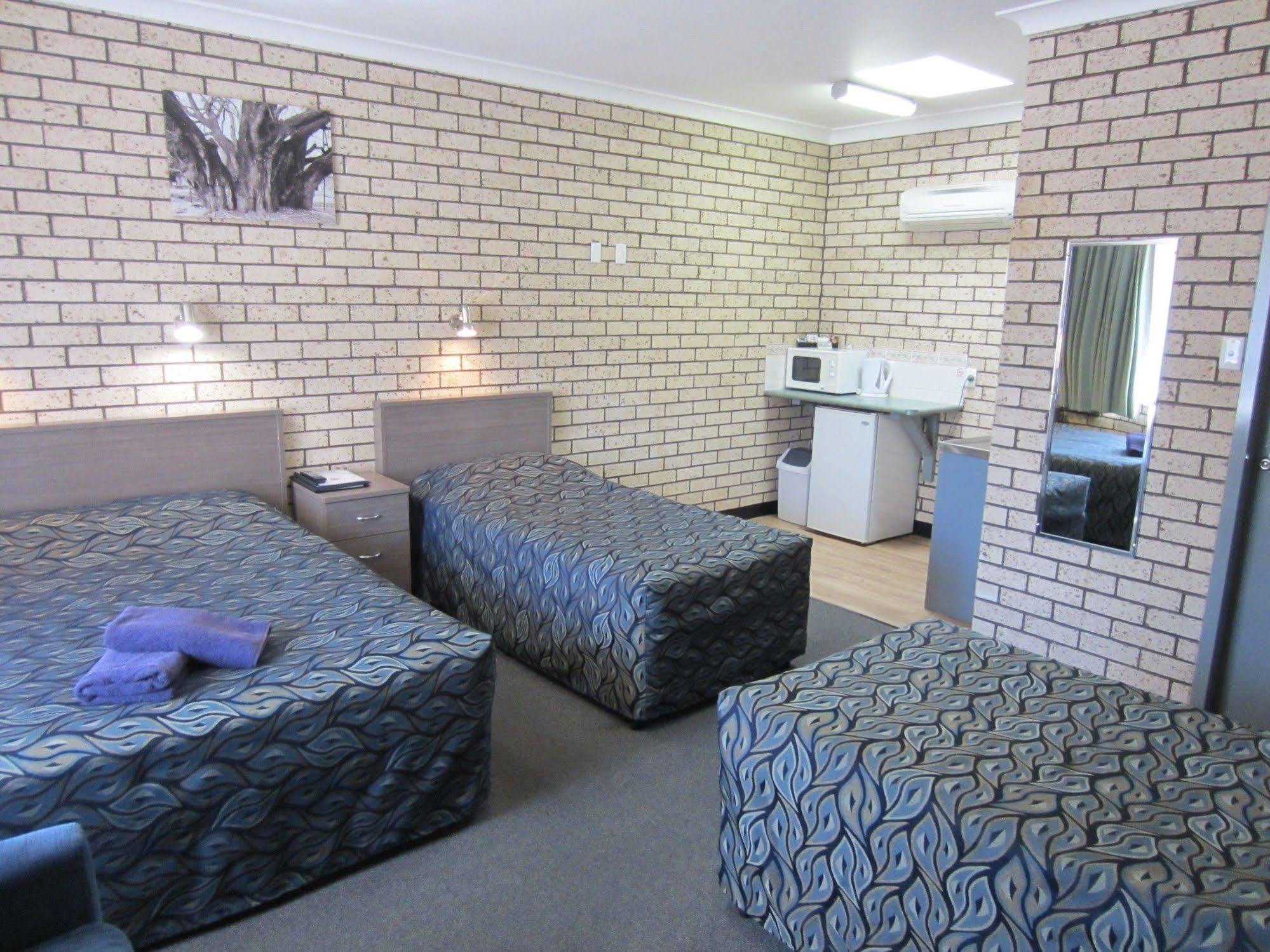 Cowra Crest Motel Zewnętrze zdjęcie