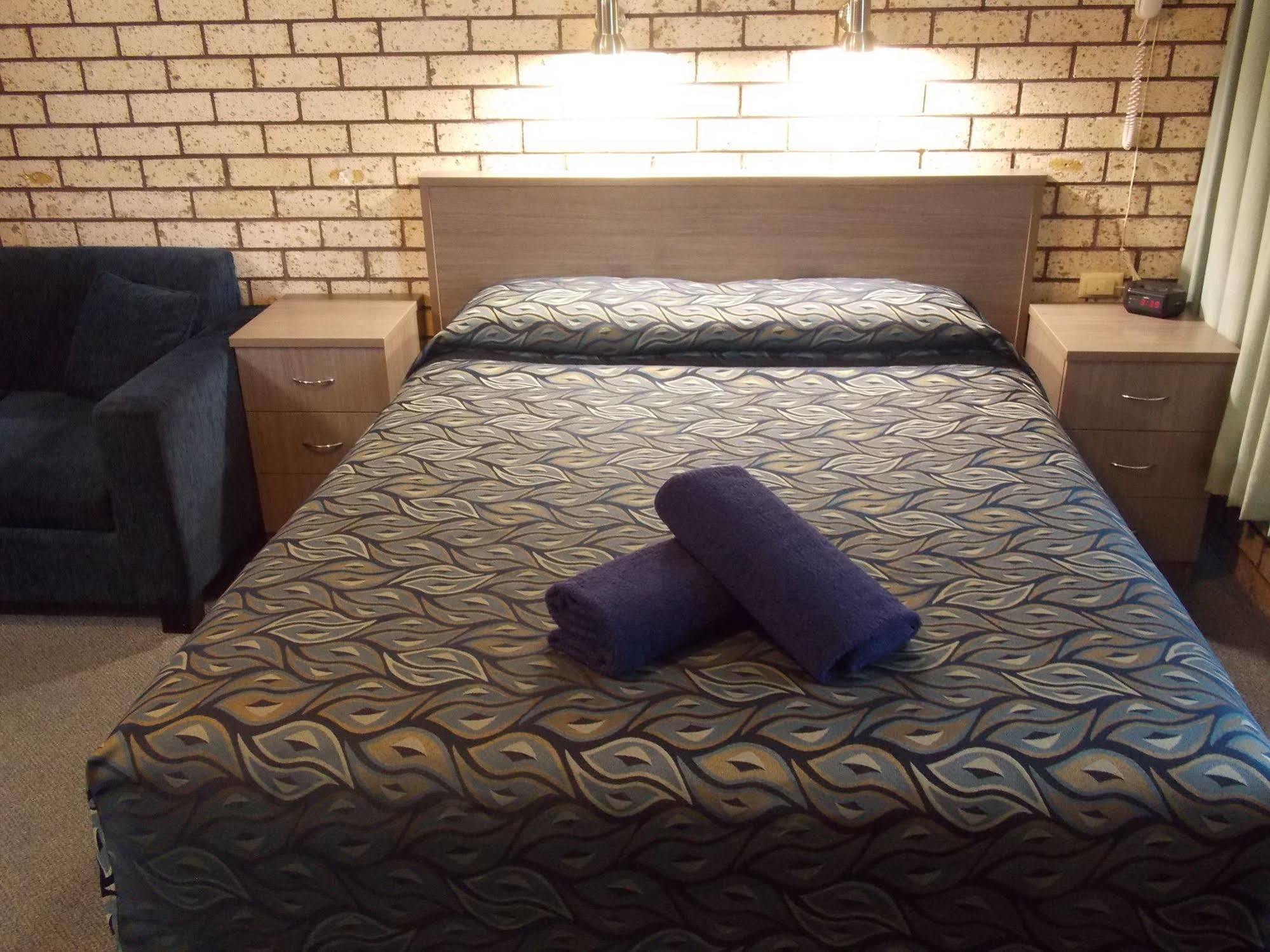 Cowra Crest Motel Zewnętrze zdjęcie
