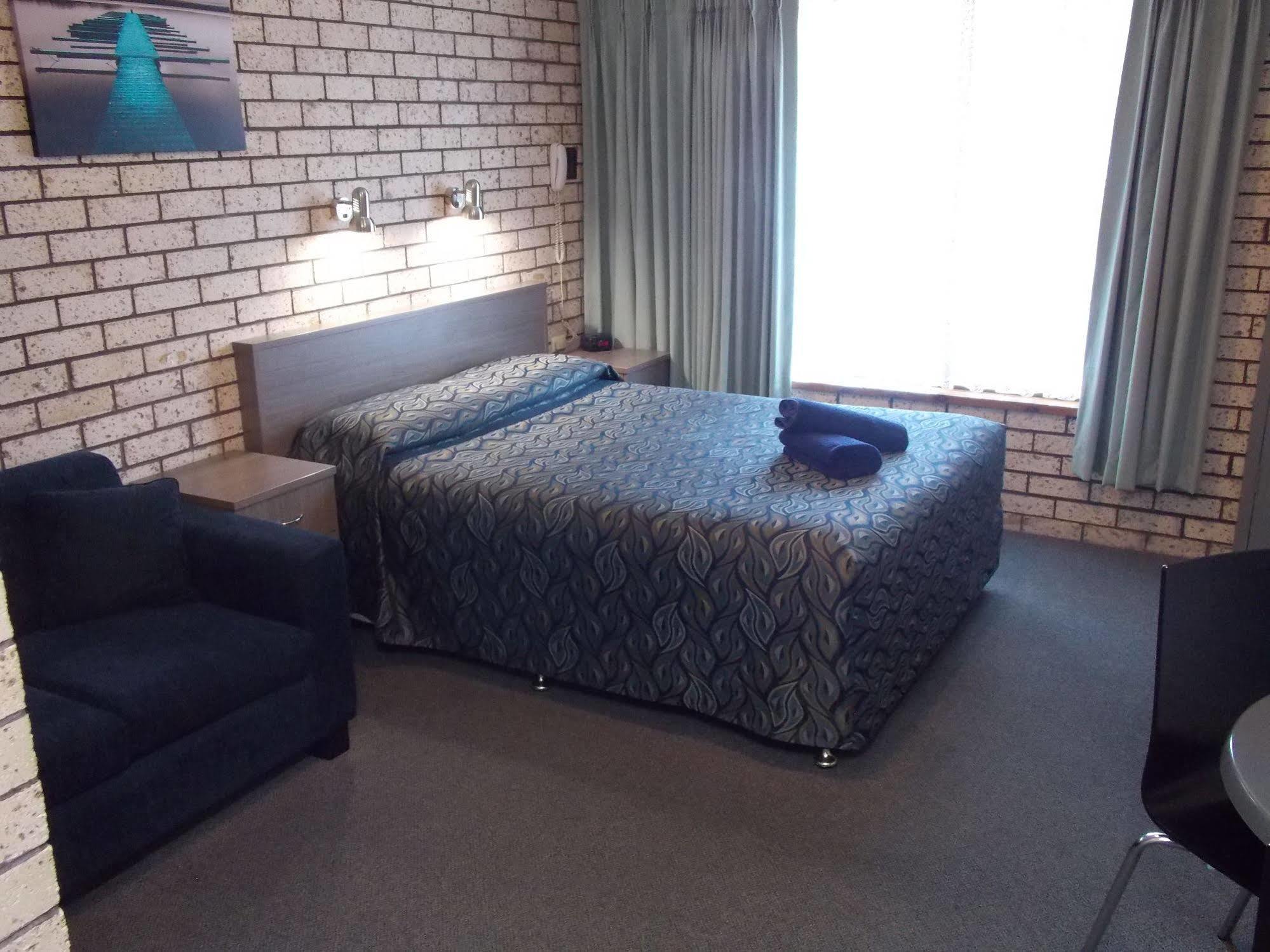 Cowra Crest Motel Zewnętrze zdjęcie