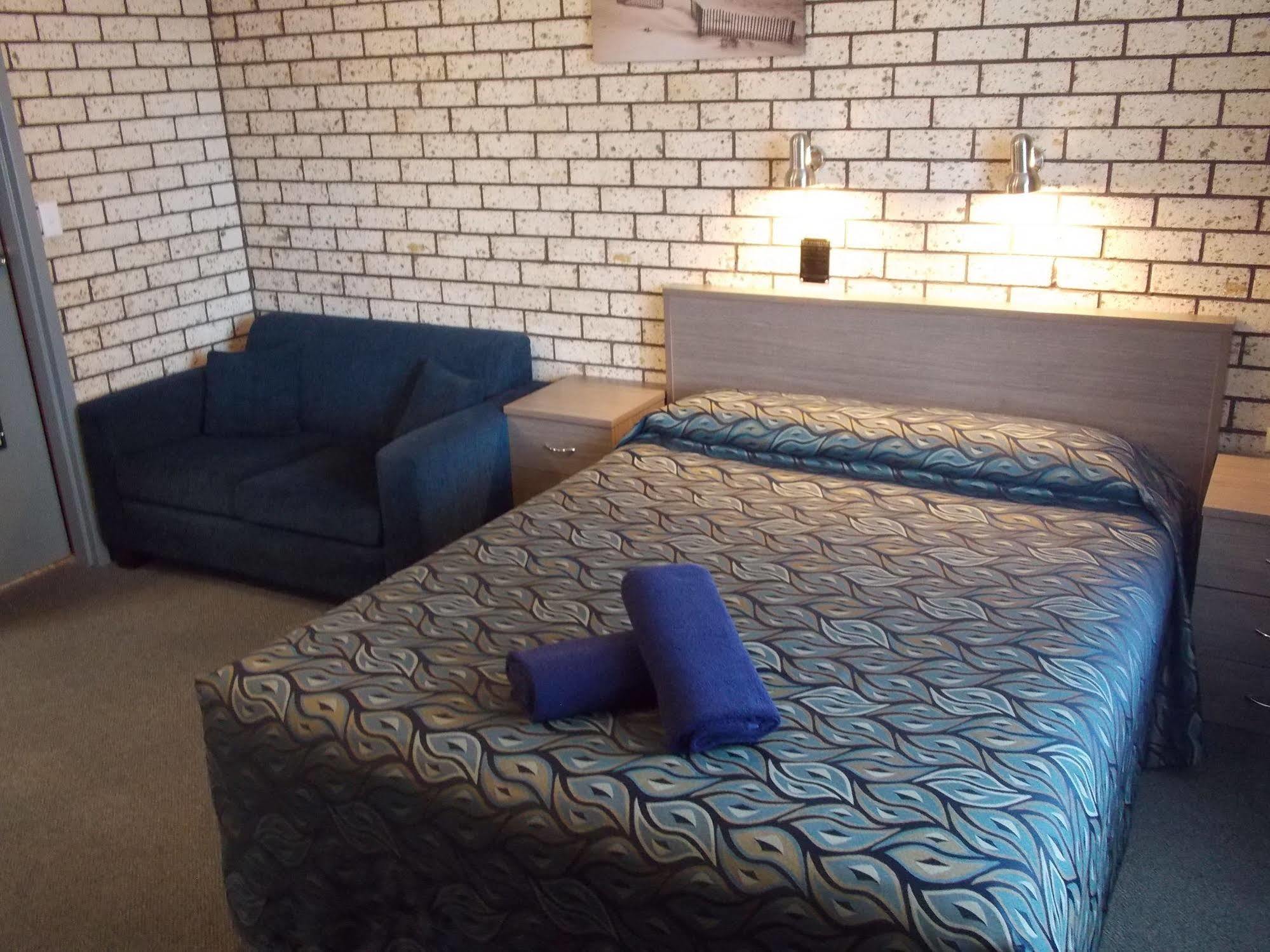 Cowra Crest Motel Zewnętrze zdjęcie