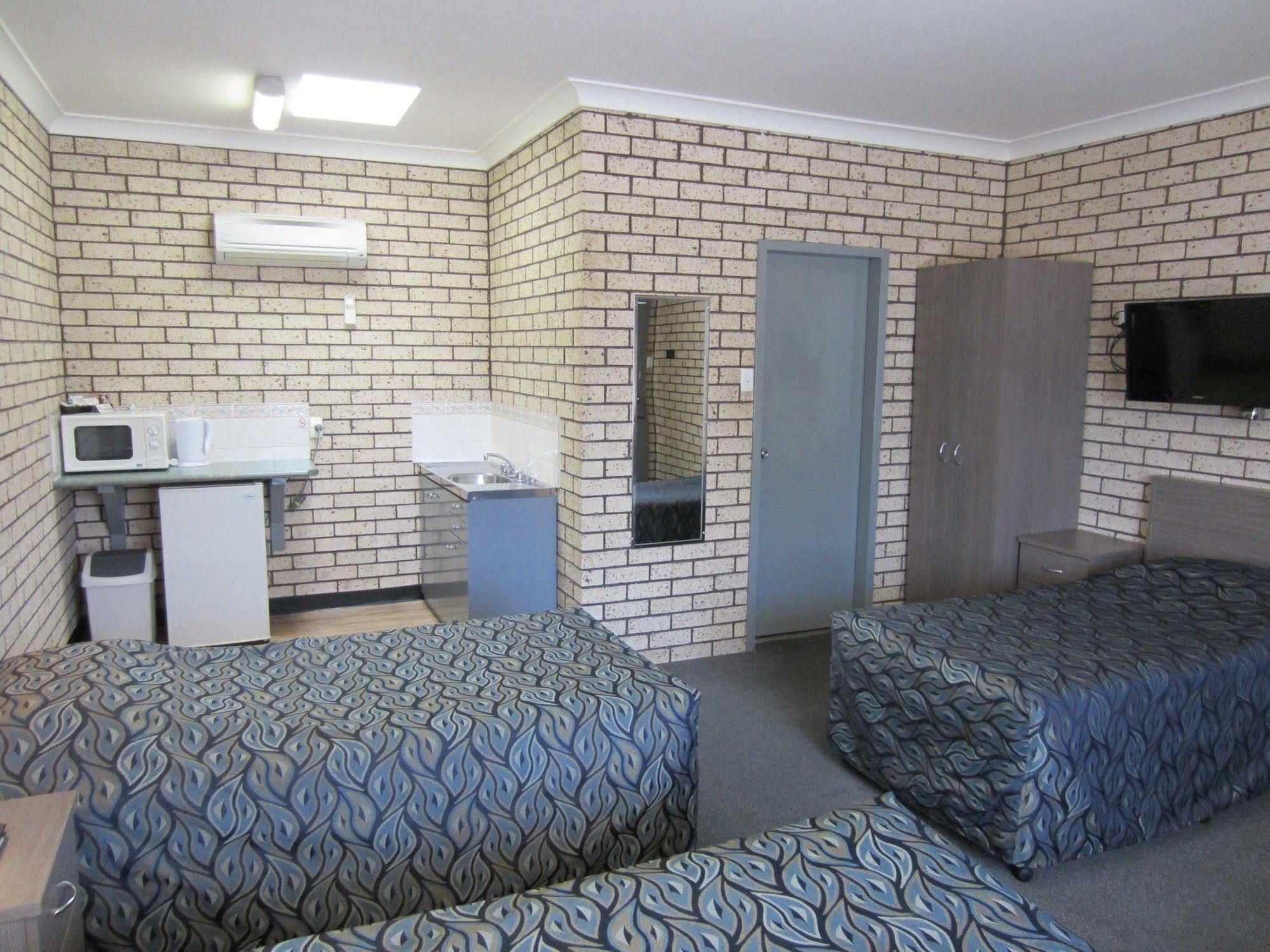 Cowra Crest Motel Zewnętrze zdjęcie