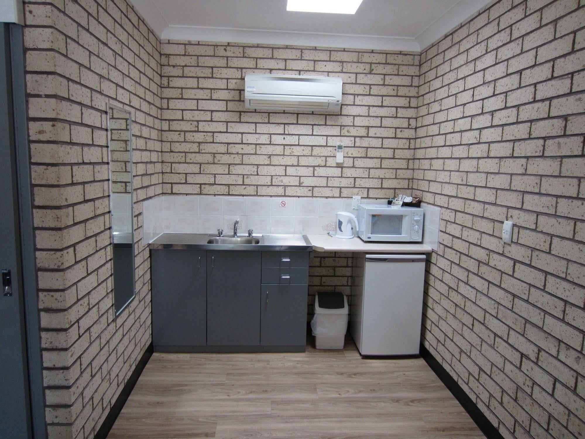 Cowra Crest Motel Zewnętrze zdjęcie